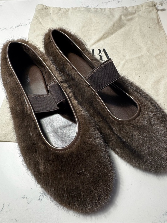 Zara Shoes - Zara Faux Fur Ballet Flats Brown Mary Jane Size 8 (Fits 8.5–9) Cozy Luxe Flats